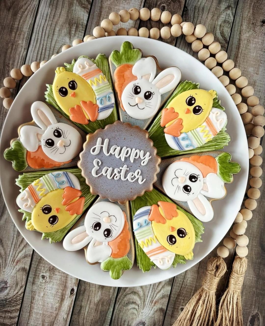 Post 7 by Vero | Royal icing cookies | Biscuits | Paris | France on Instagram (image)
