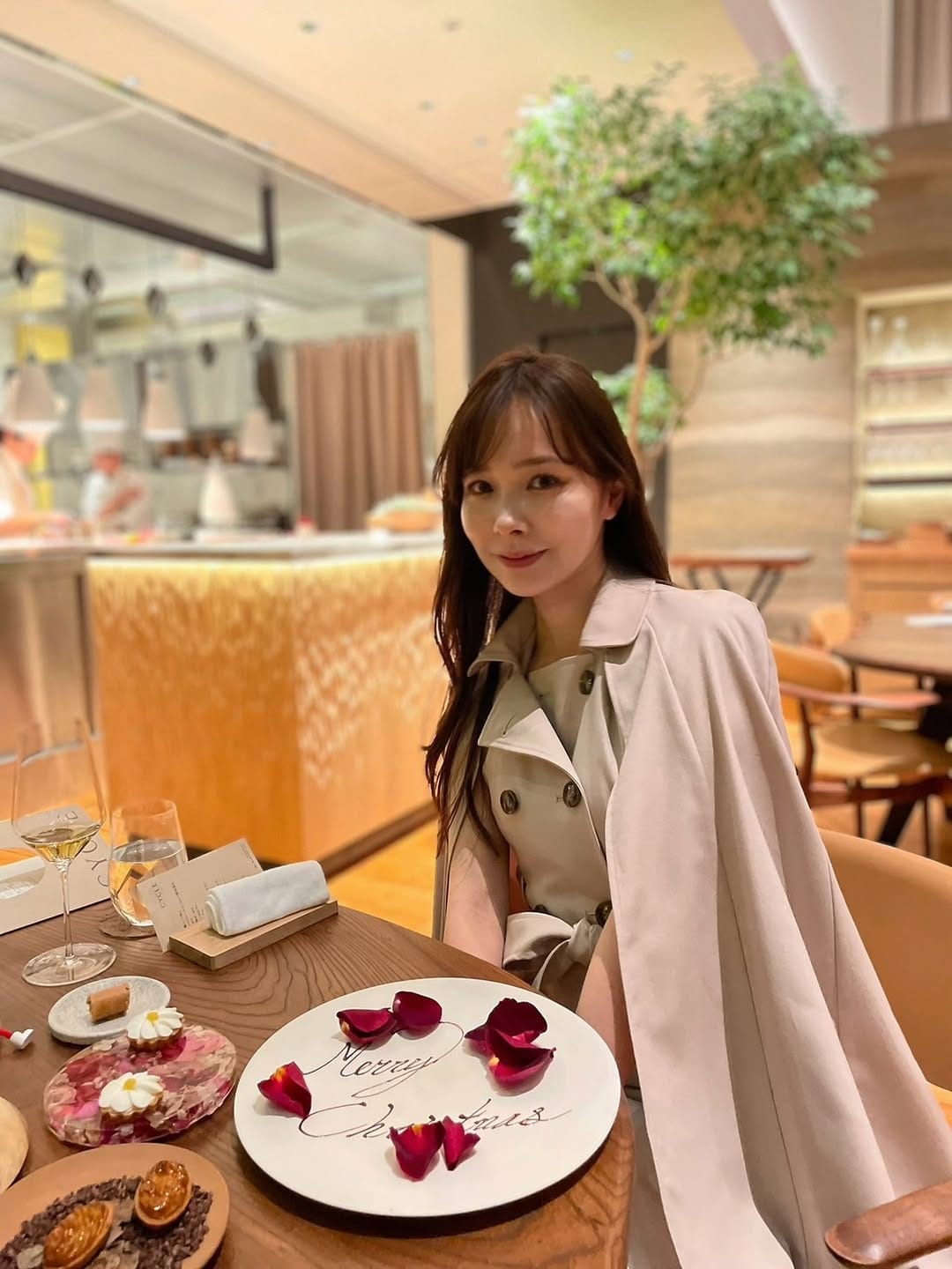 Post 4 by shion kurosawa on Instagram (carousel)
