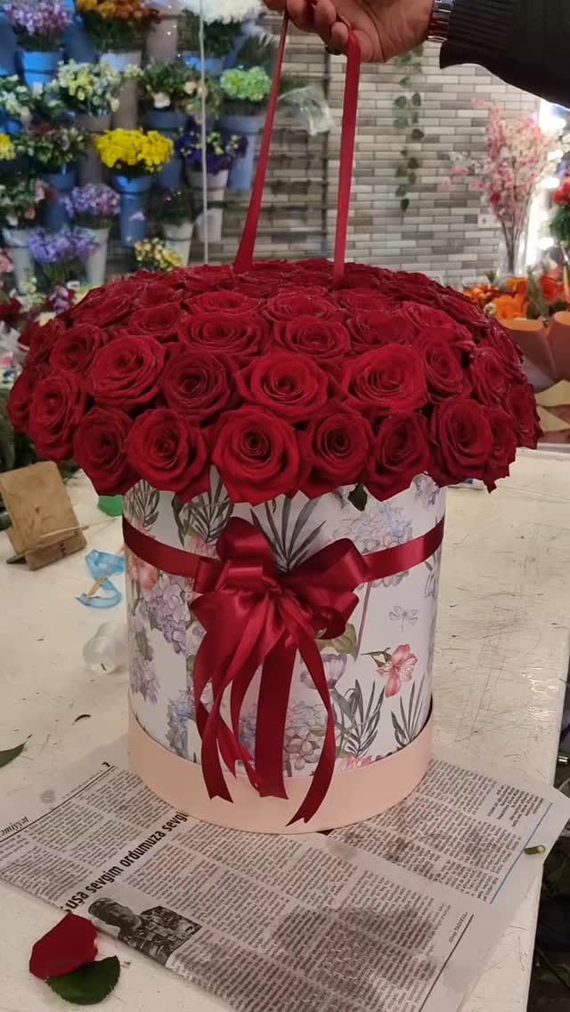 Post 4 by Flowers/Güllər/Цветы on Instagram (video)