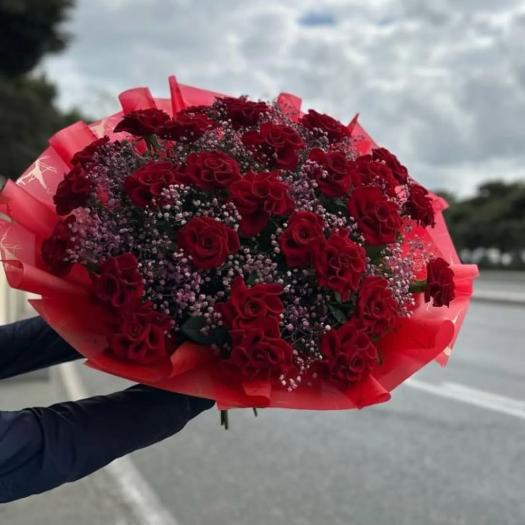 Post 6 by Flowers/Güllər/Цветы on Instagram (image)