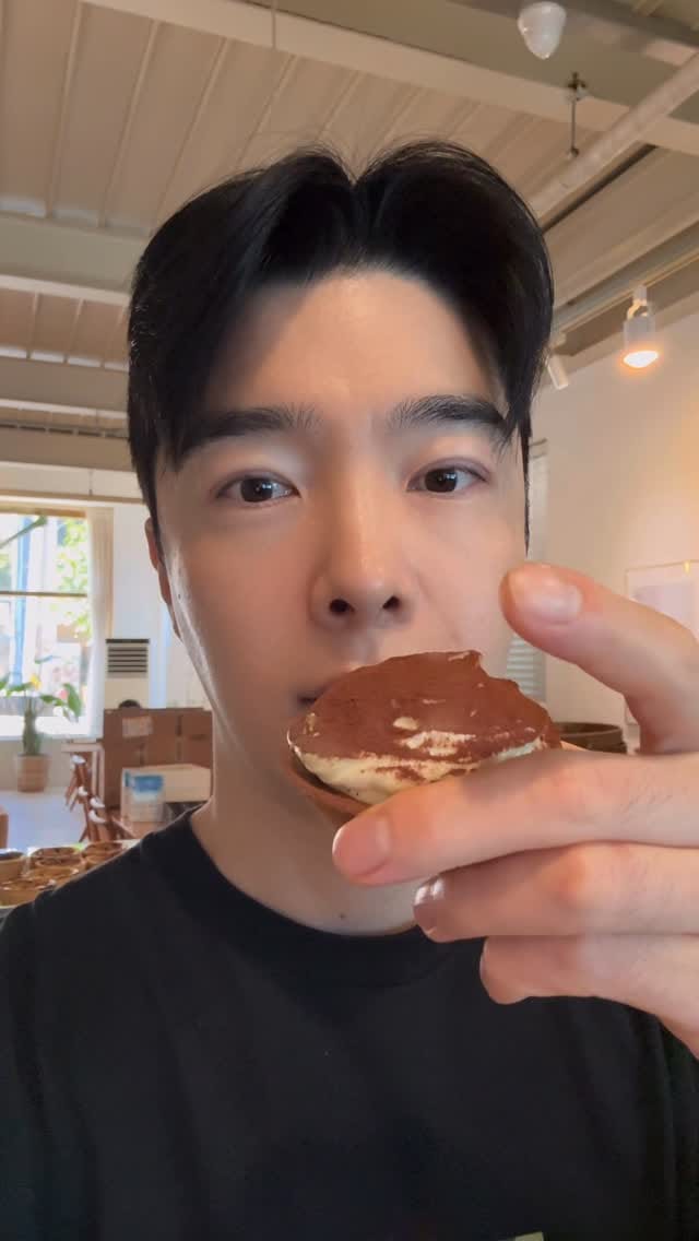 Post 7 by 만원이아부지&고메주인장 on Instagram (video)