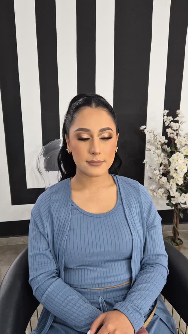 Post 2 by L I Z   M Á R Q U E Z 💋 on Instagram (video)