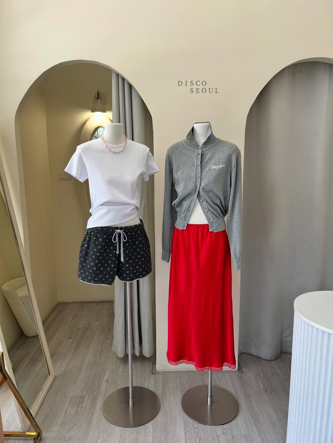 Post 6 by Disco Store / Seoul Style on Instagram (carousel)