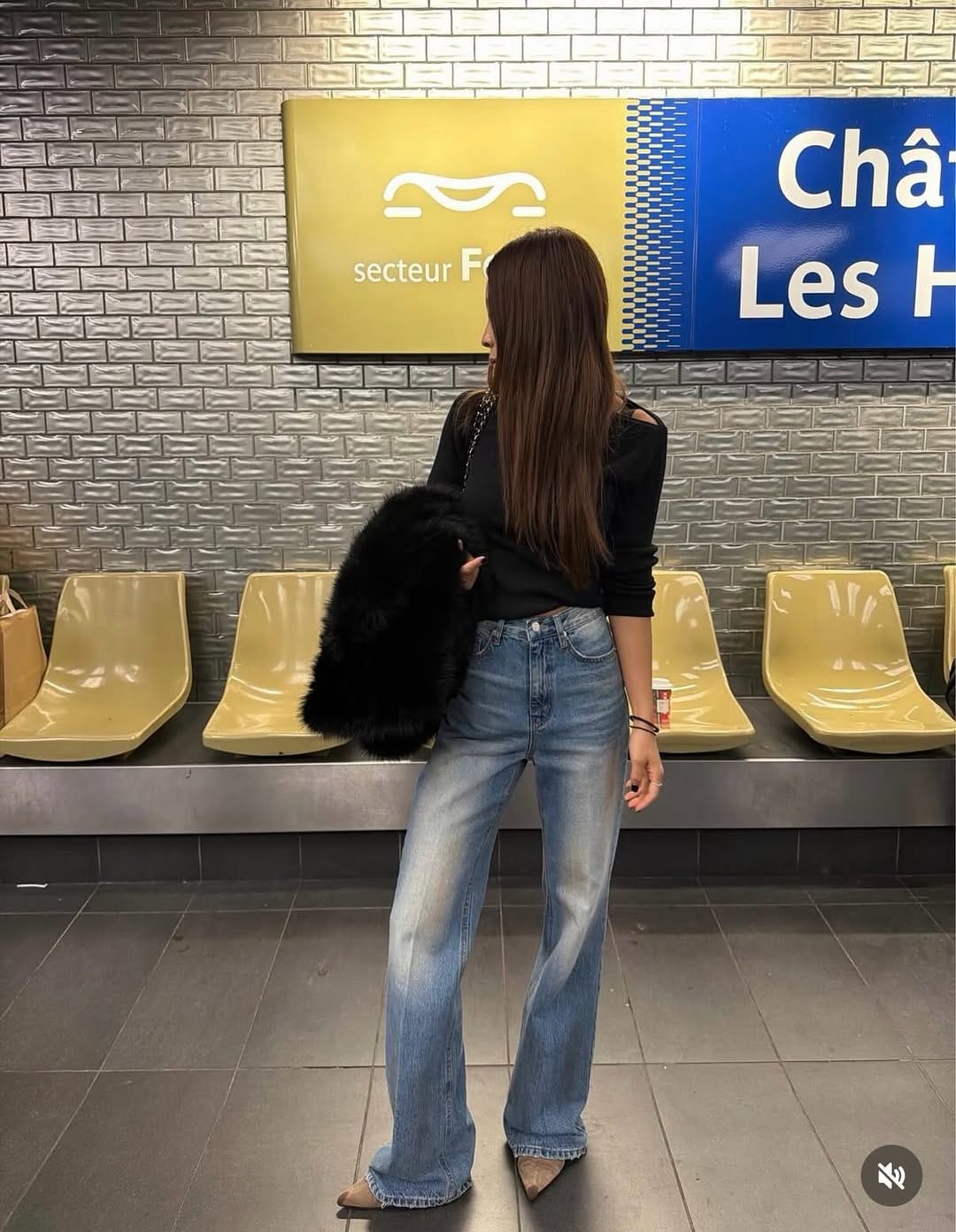 Post 1 by Disco Store / Seoul Style on Instagram (carousel)