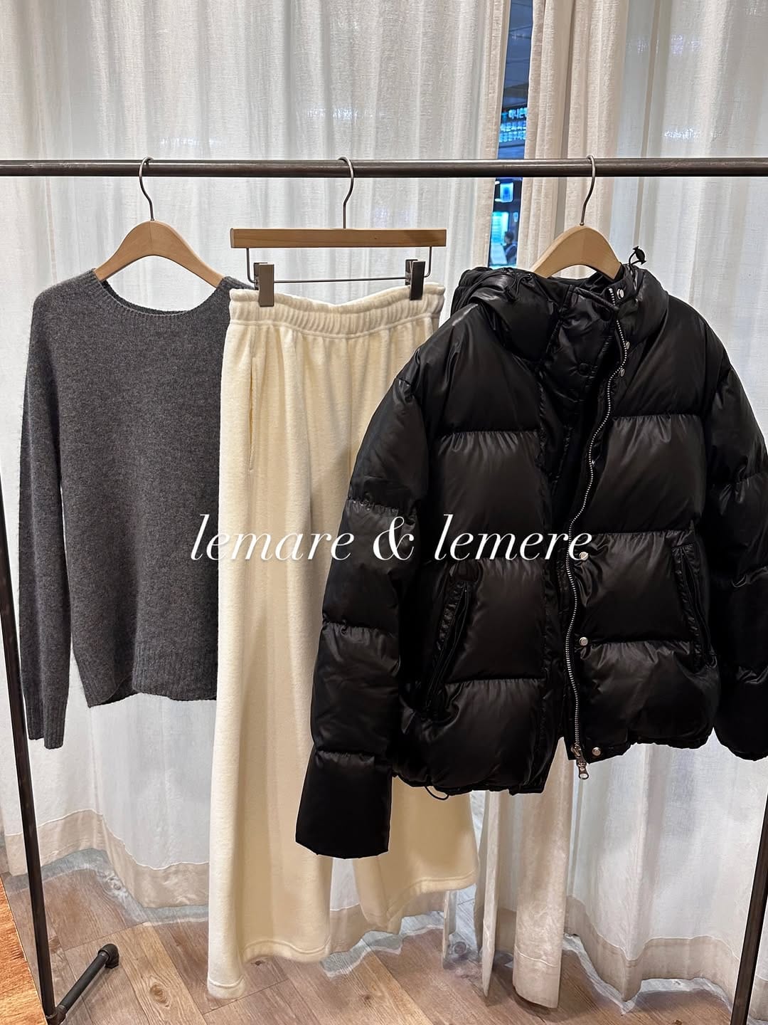 Post 9 by 대전옷가게 르마레(Le mare) on Instagram (carousel)