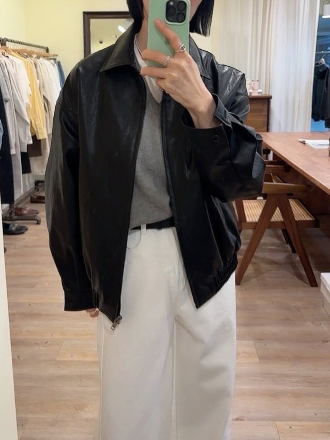 Post 1 by 대전옷가게 르마레(Le mare) on Instagram (carousel)