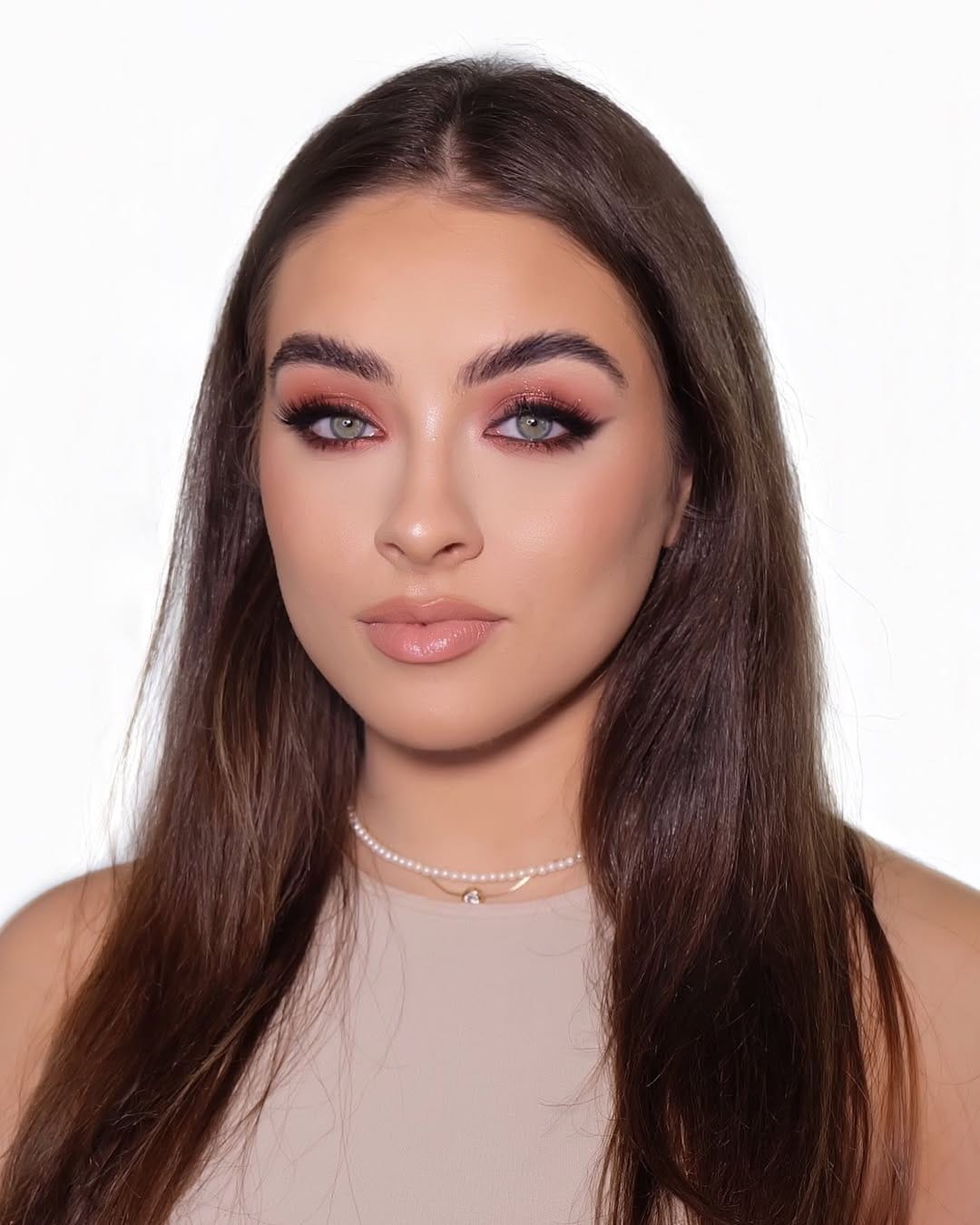 Post 10 by Yazmeen Makeup on Instagram (image)