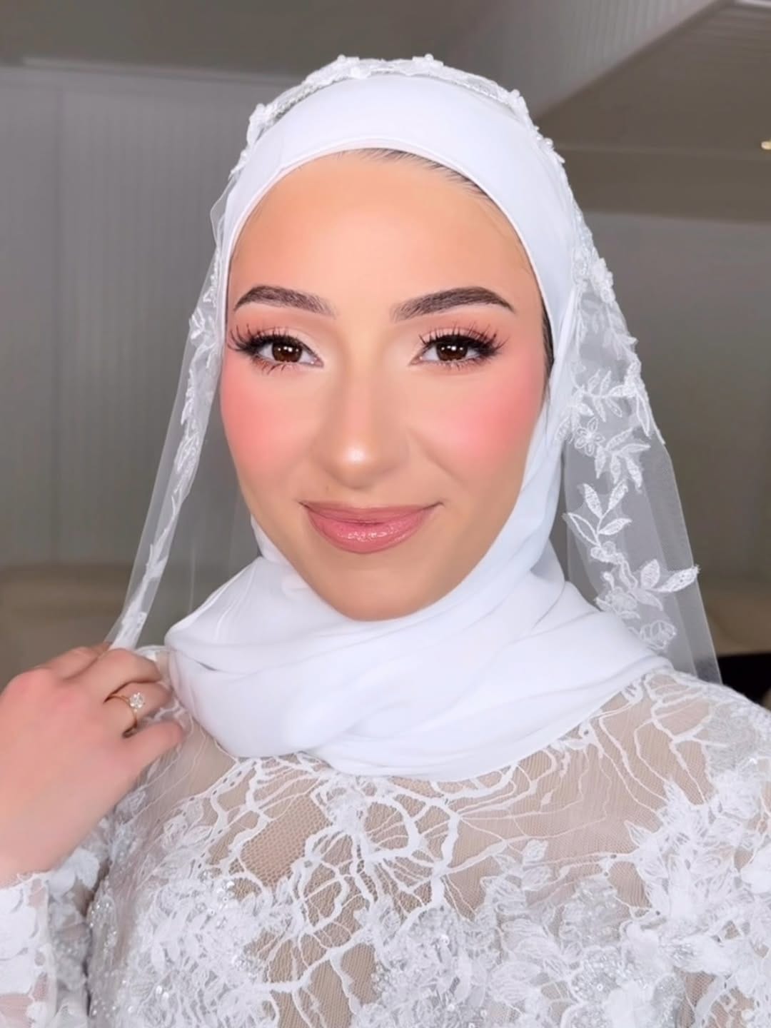 Post 5 by Yazmeen Makeup on Instagram (image)