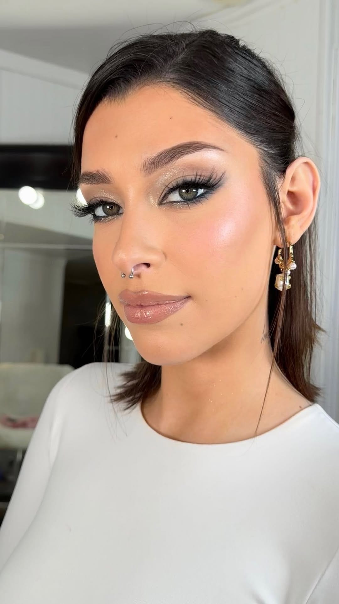 Post 8 by Yazmeen Makeup on Instagram (video)