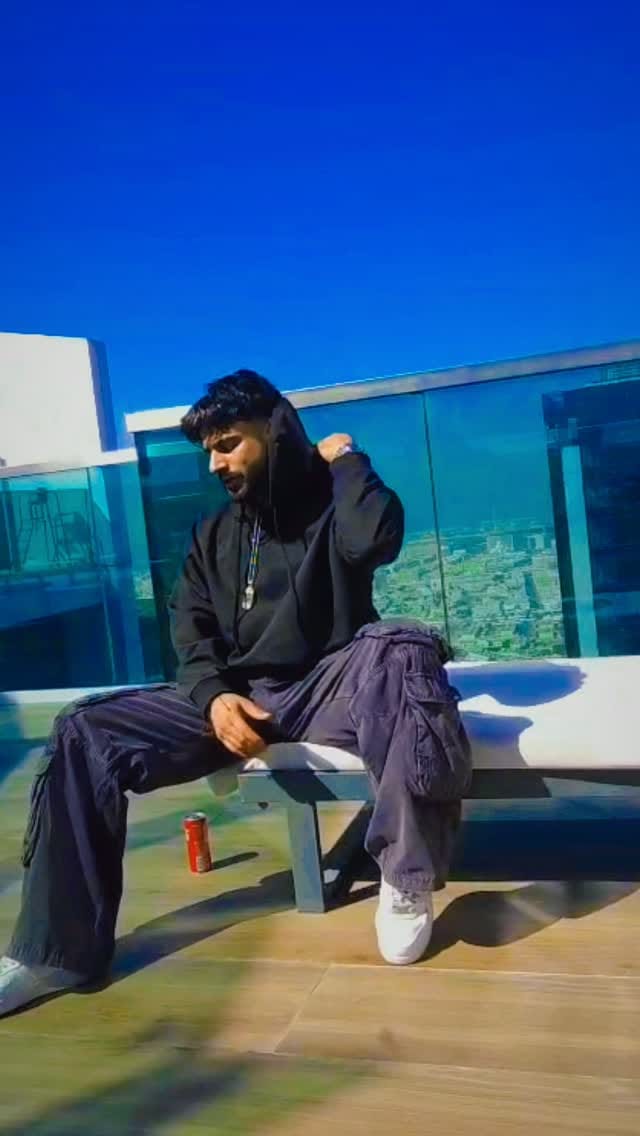 Post 1 by Sameer Handoo on Instagram (video)