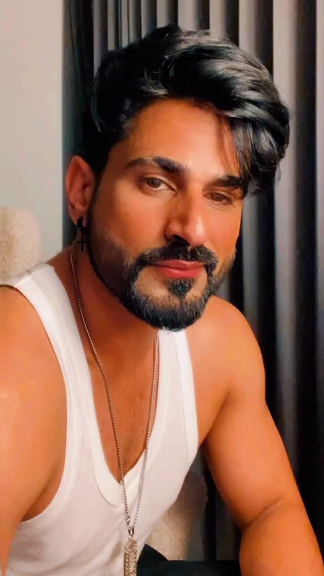 Post 4 by Sameer Handoo on Instagram (video)