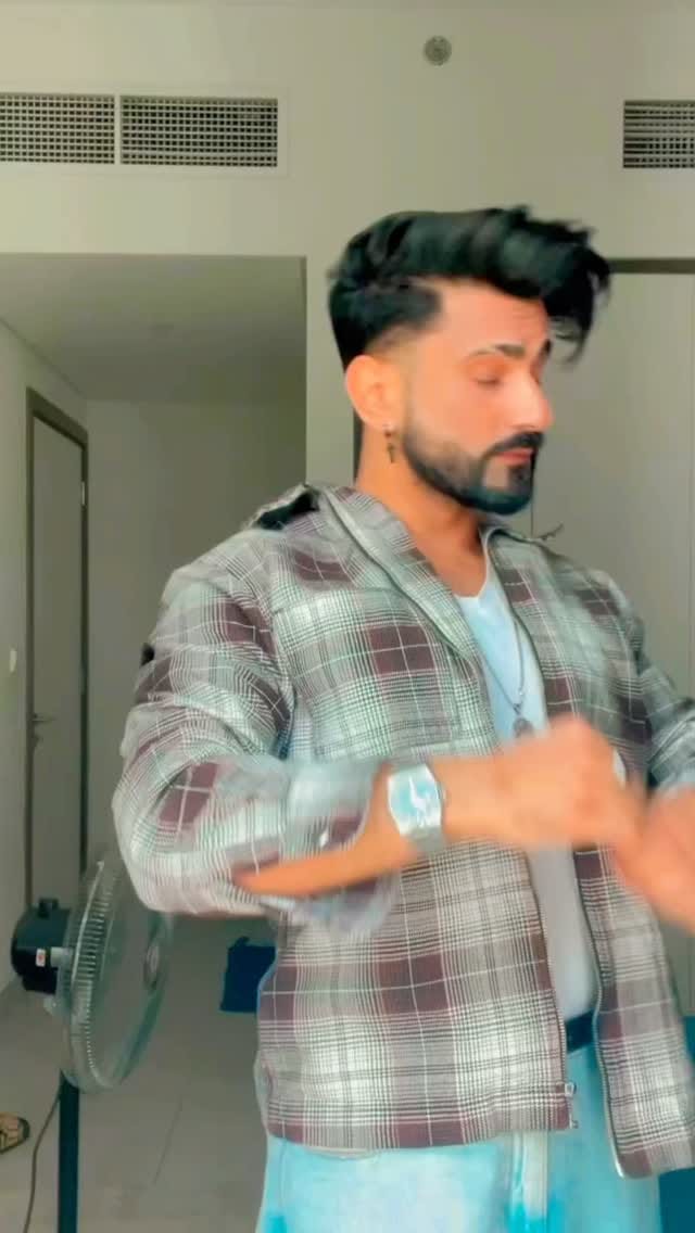 Post 8 by Sameer Handoo on Instagram (video)