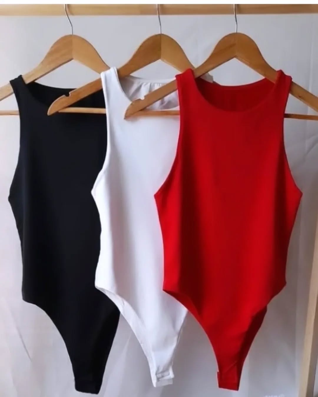 Post 8 by TIENDA ROPA ▪︎ CALZADO & ACCESORIOS on Instagram (carousel)