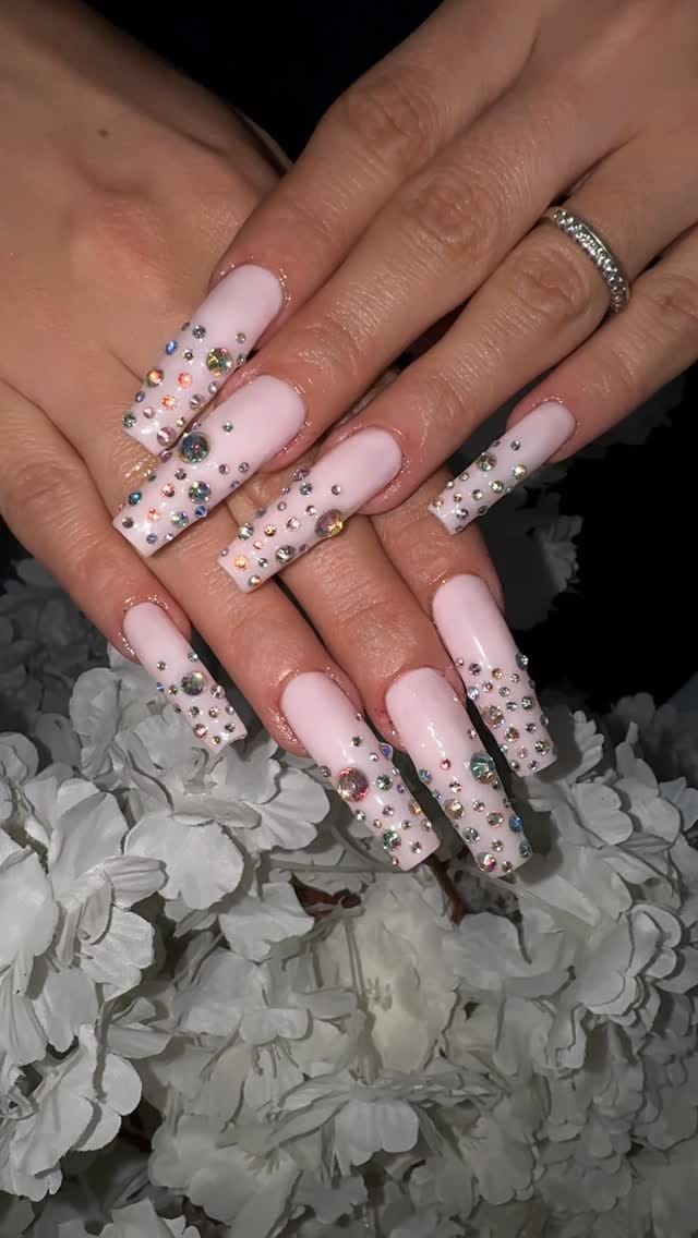 Post 2 by ✨ 𝐎 𝐍 𝐆 𝐋 𝐄 𝐒 ✨ on Instagram (video)