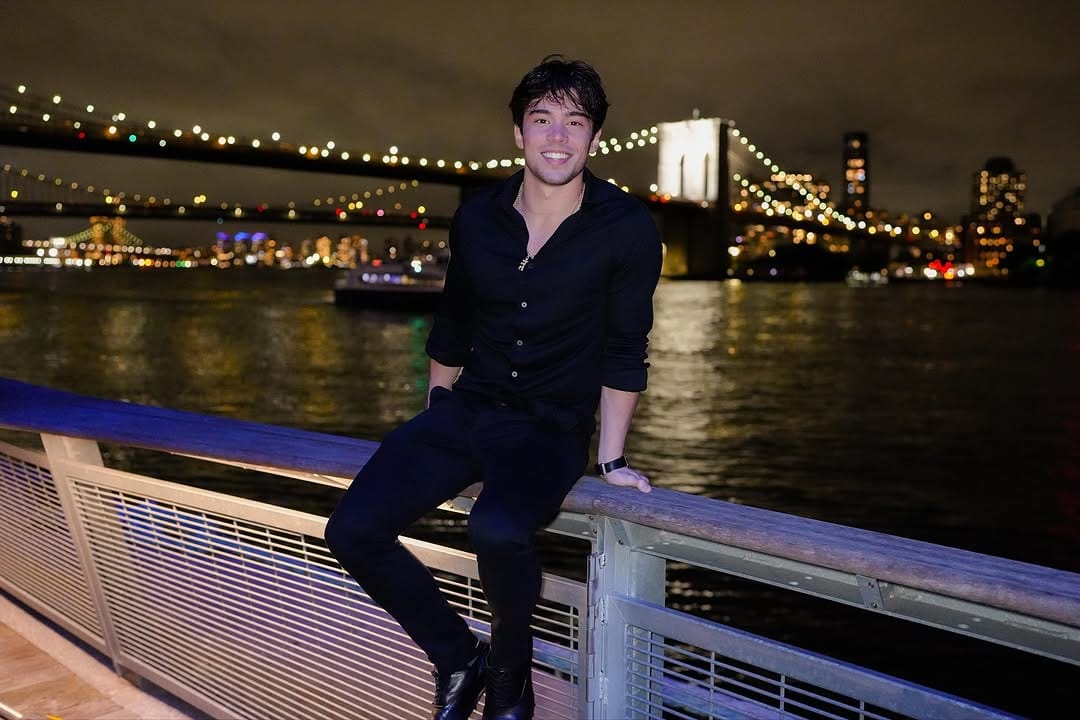 Post 8 by robert quintero on Instagram (carousel)