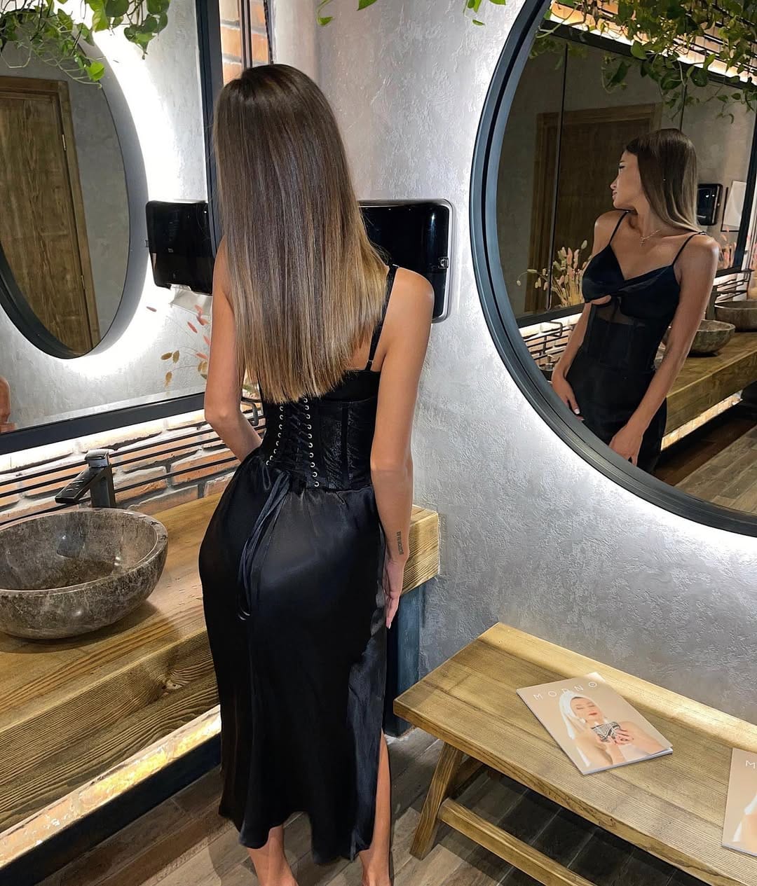 Post 10 by P A U L A on Instagram (carousel)