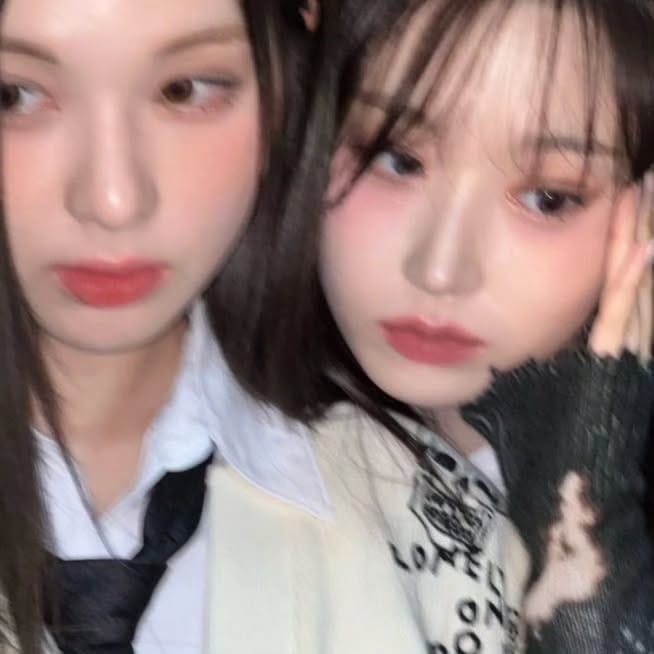 Post 5 by 𝗙𝗹𝗮𝘄!𝗟𝗲𝘀𝘀 on Instagram (carousel)