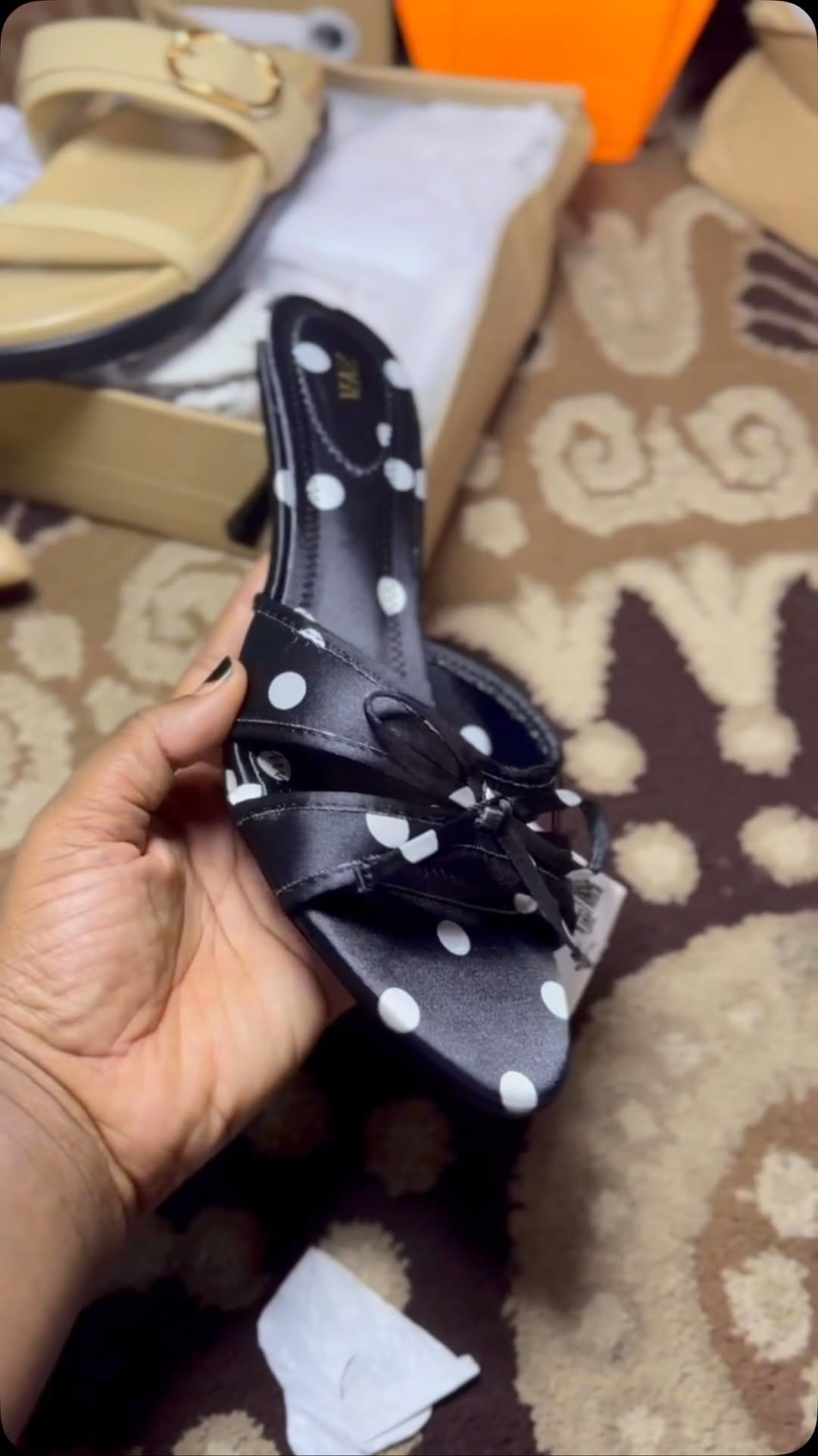 Post 1 by le détail qui chnage tout👠👟👜 on Instagram (video)