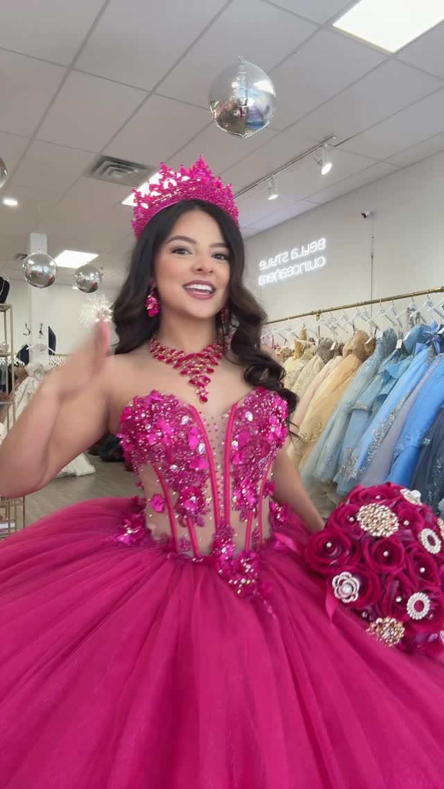 Post 10 by Bella Style Quince on Instagram (video)
