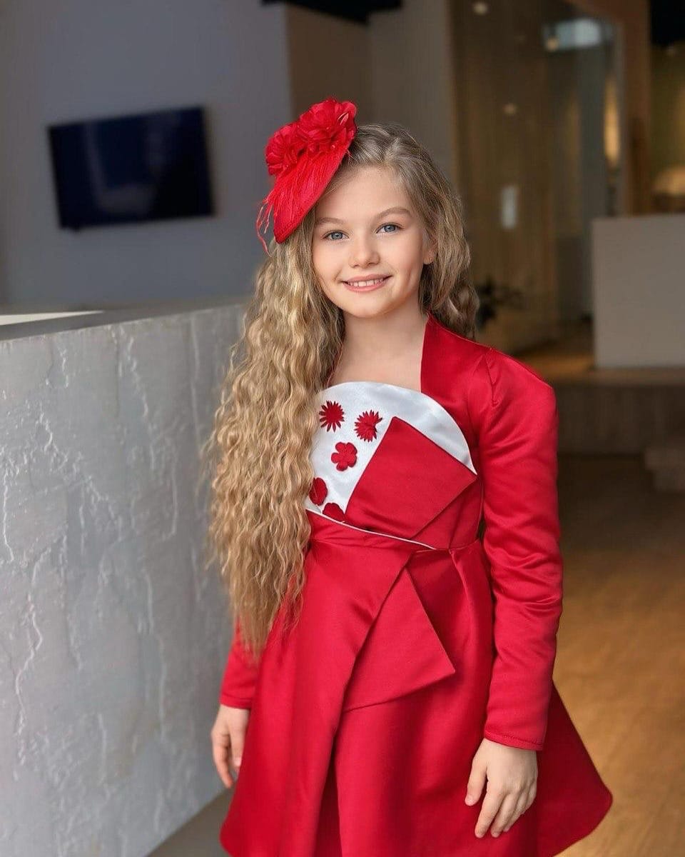Post 2 by Wholesale Kids Clothes 🦄 on Instagram (carousel)