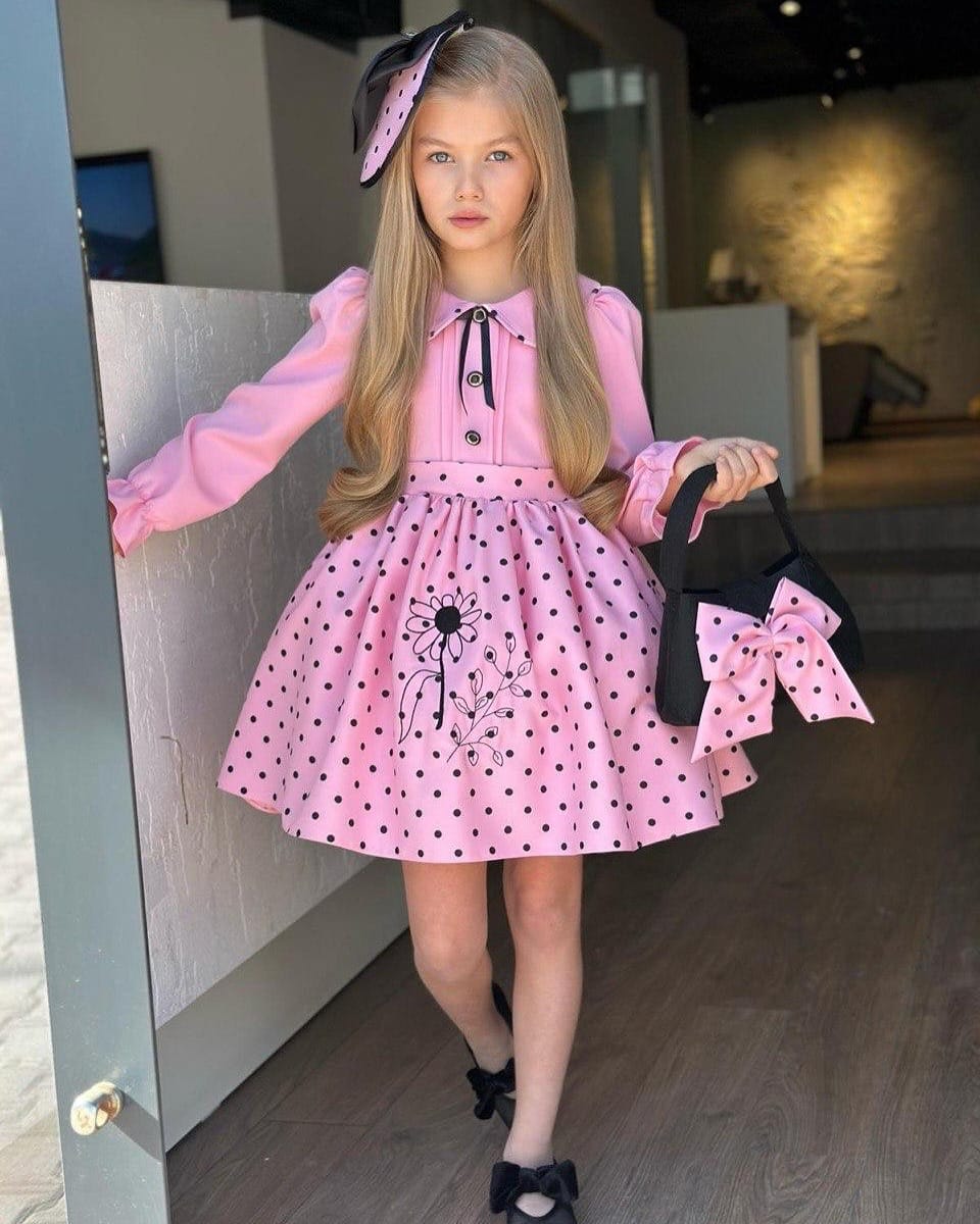 Post 6 by Wholesale Kids Clothes 🦄 on Instagram (carousel)