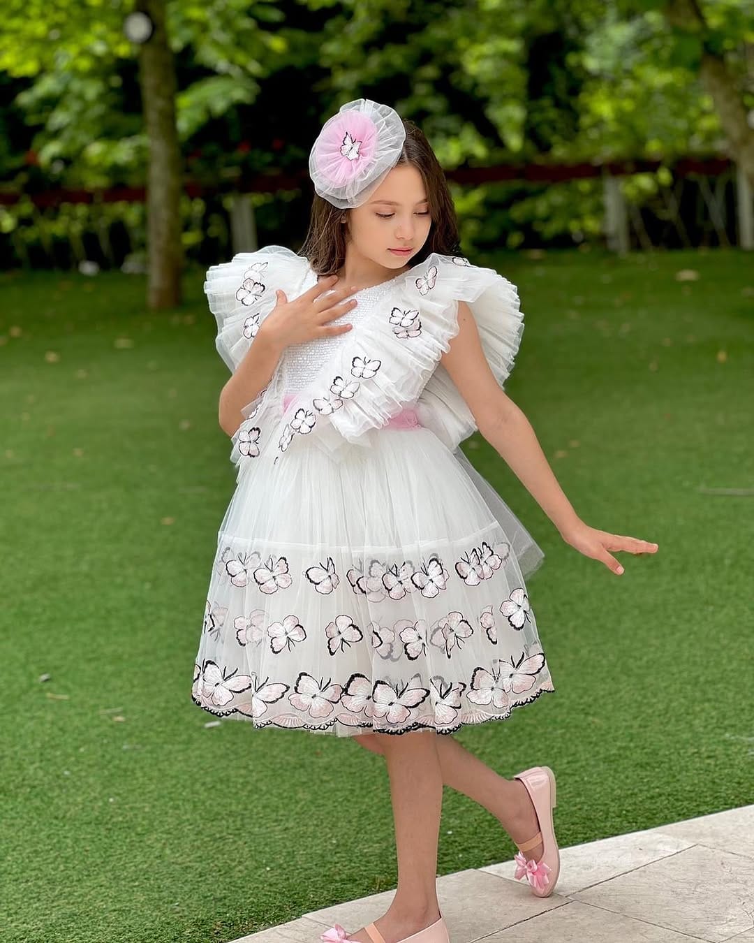 Post 7 by Wholesale Kids Clothes 🦄 on Instagram (carousel)