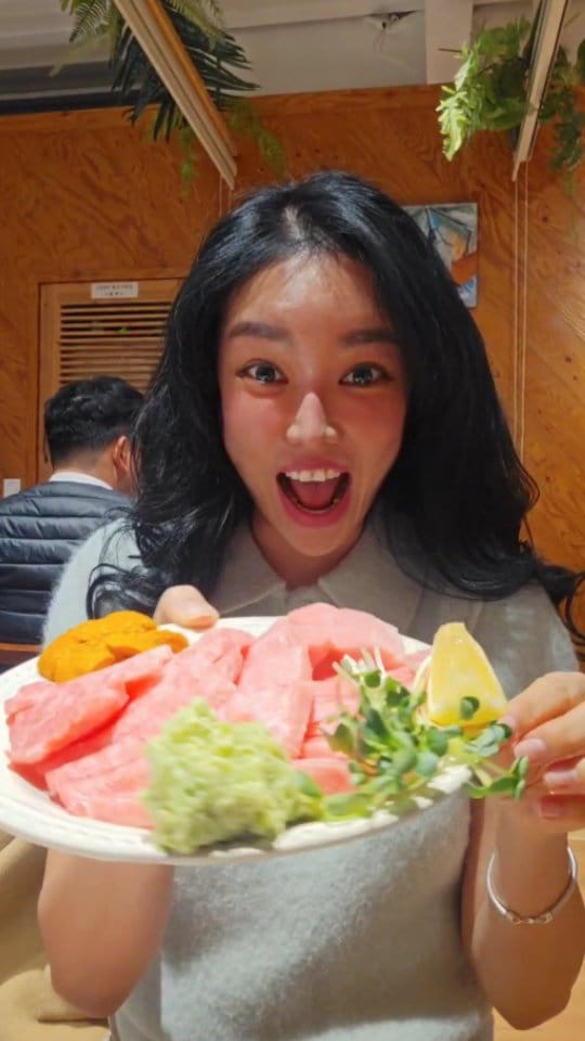 Post 1 by yooeyelash on Instagram (video)