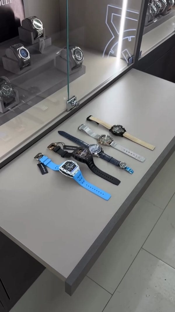 Post 3 by VIP-TIME//МАГАЗИН ЧАСОВ on Instagram (video)