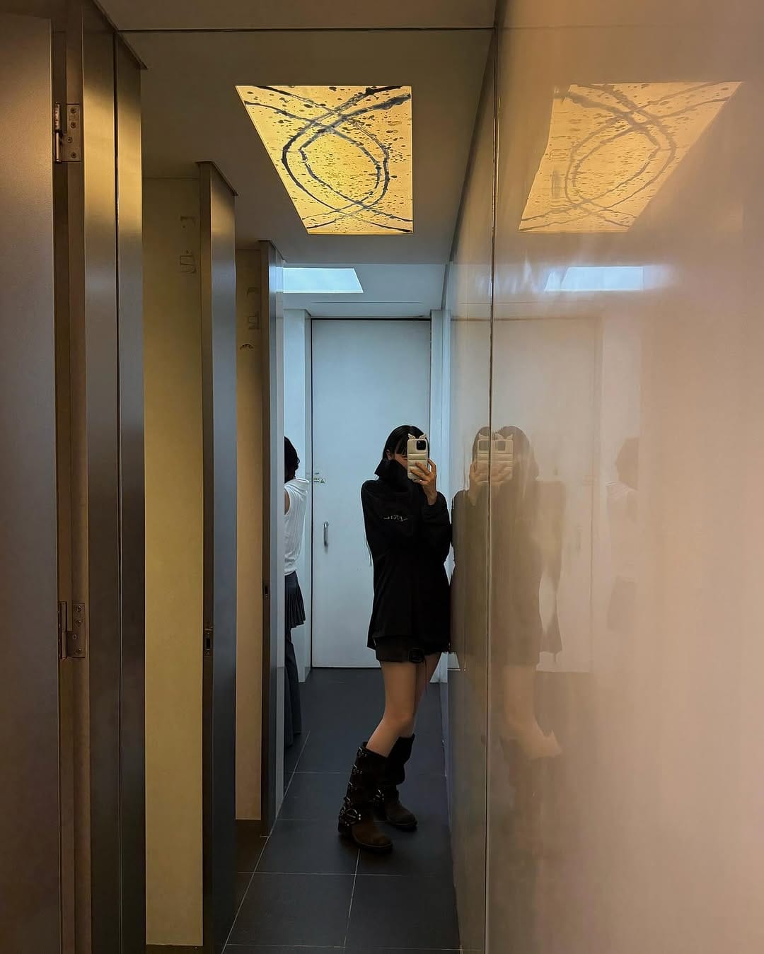 Post 8 by Minseo on Instagram (carousel)
