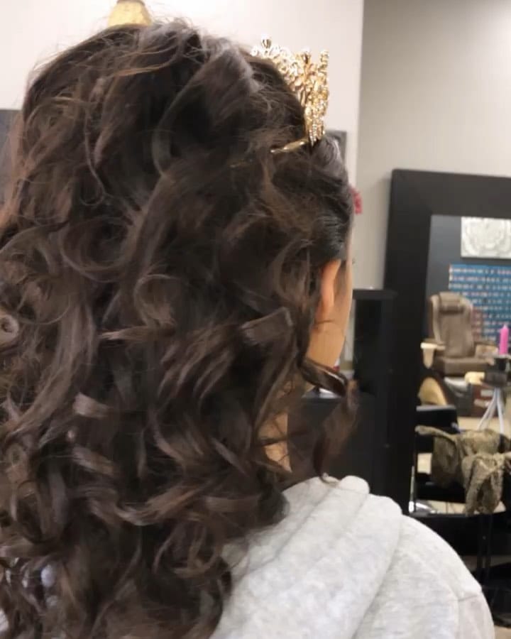 Post 8 by UNIQUE BEAUTY SALON AND SPA on Instagram (video)
