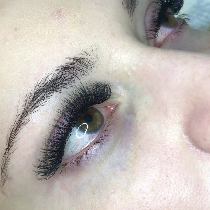 Post 4 by Manicure and eyelash extension on Instagram (video)