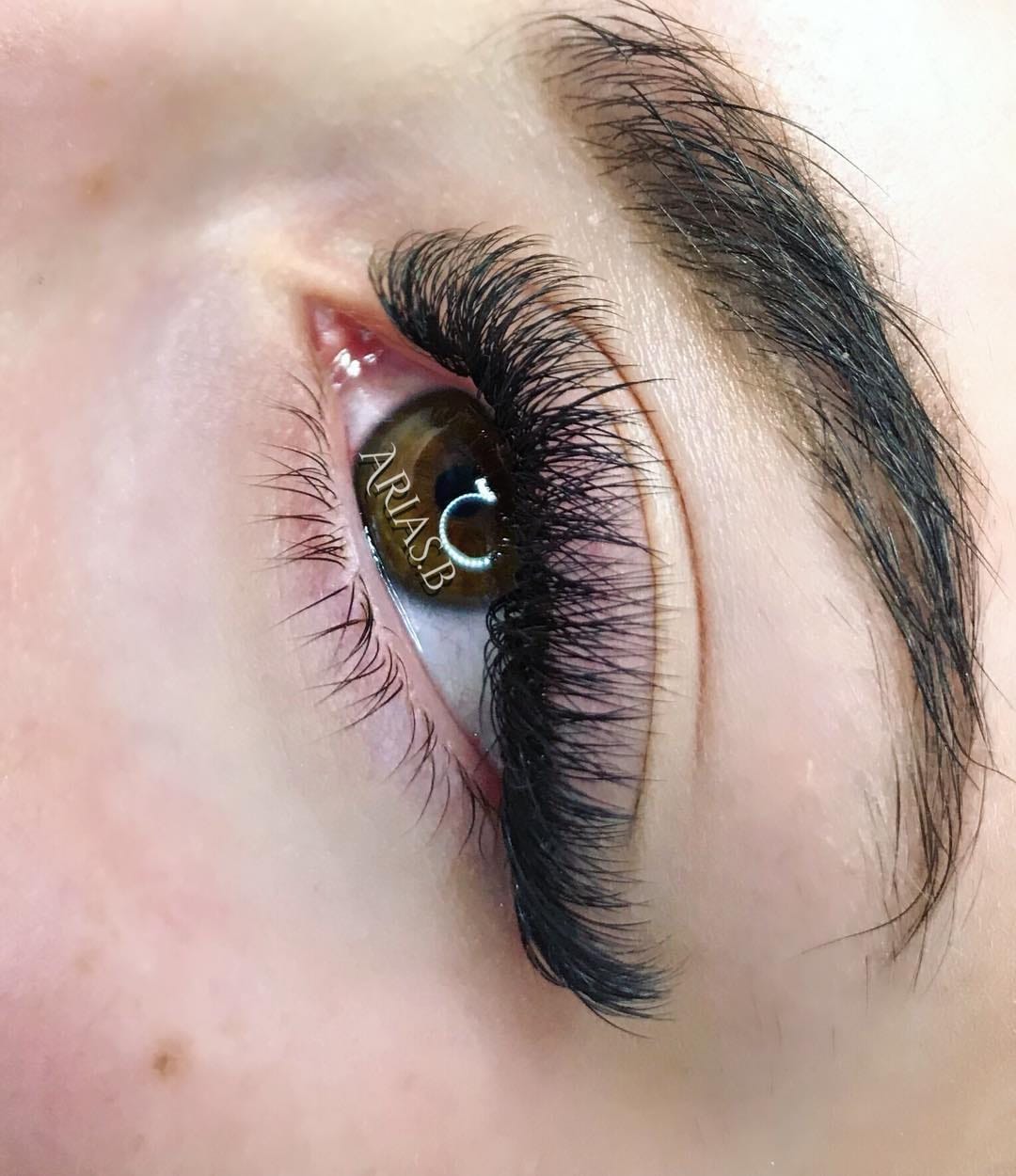 Post 7 by Manicure and eyelash extension on Instagram (image)