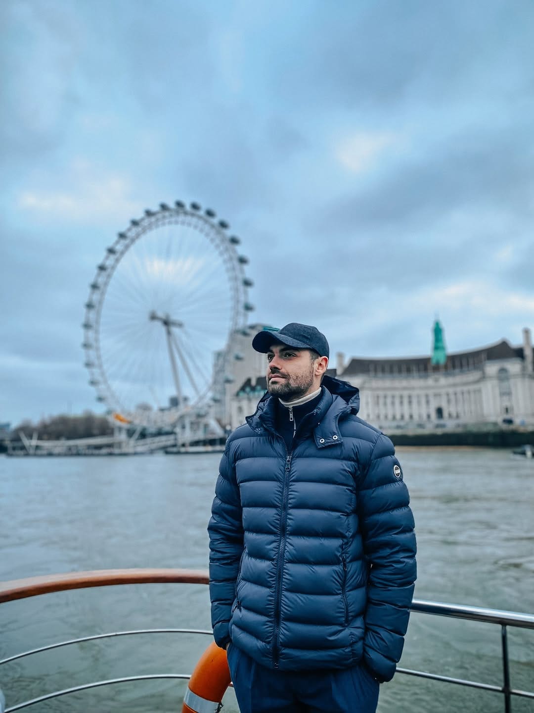 Post 10 by Hugo-Francesco 🇫🇷 on Instagram (carousel)