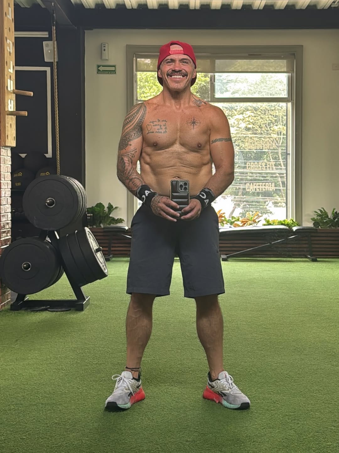 Post 6 by Richie Almor Coach 🥊 on Instagram (carousel)