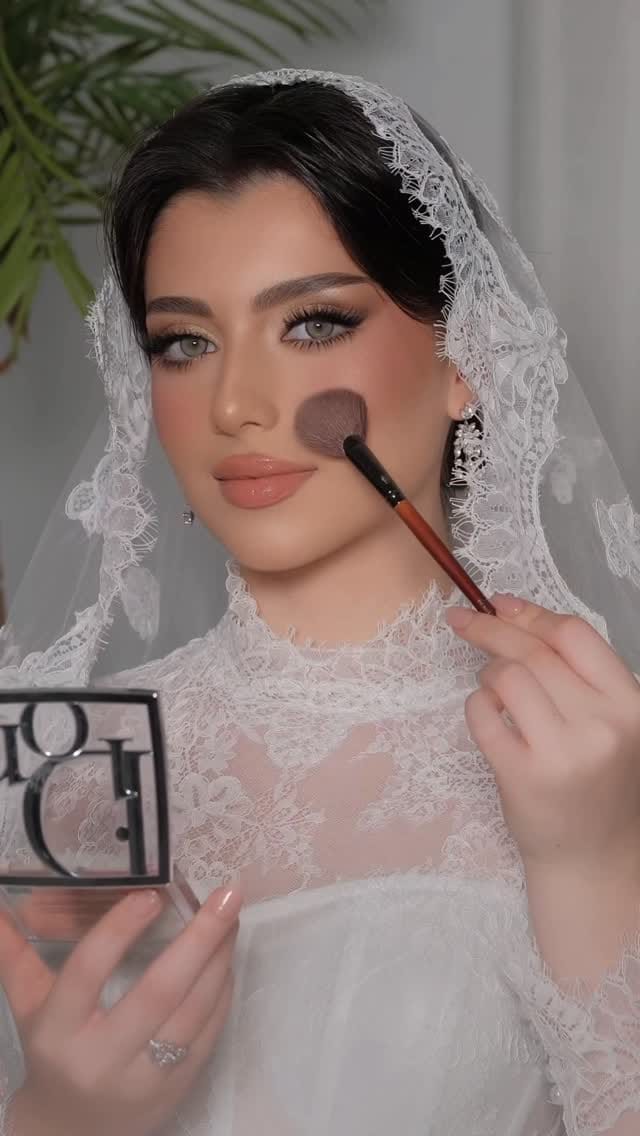 Post 1 by Doaa Artist💄 on Instagram (video)