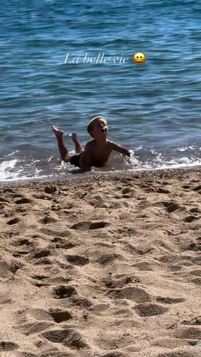 Post 4 by Anna Gheletchii on Instagram (video)