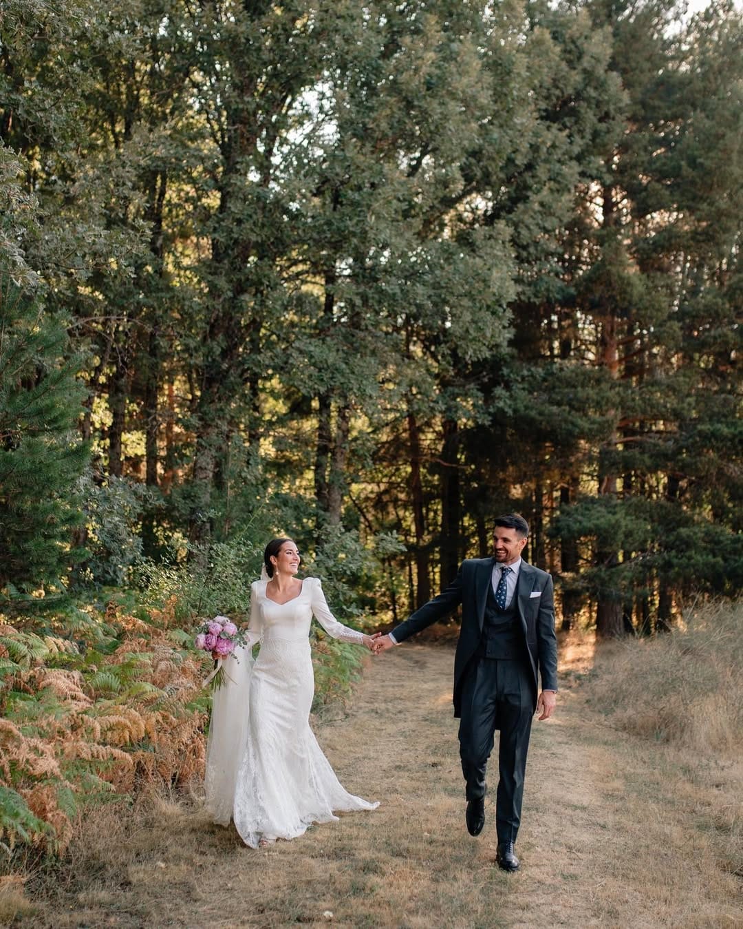 Post 10 by Tulle Rouge Atelier - Novias on Instagram (image)