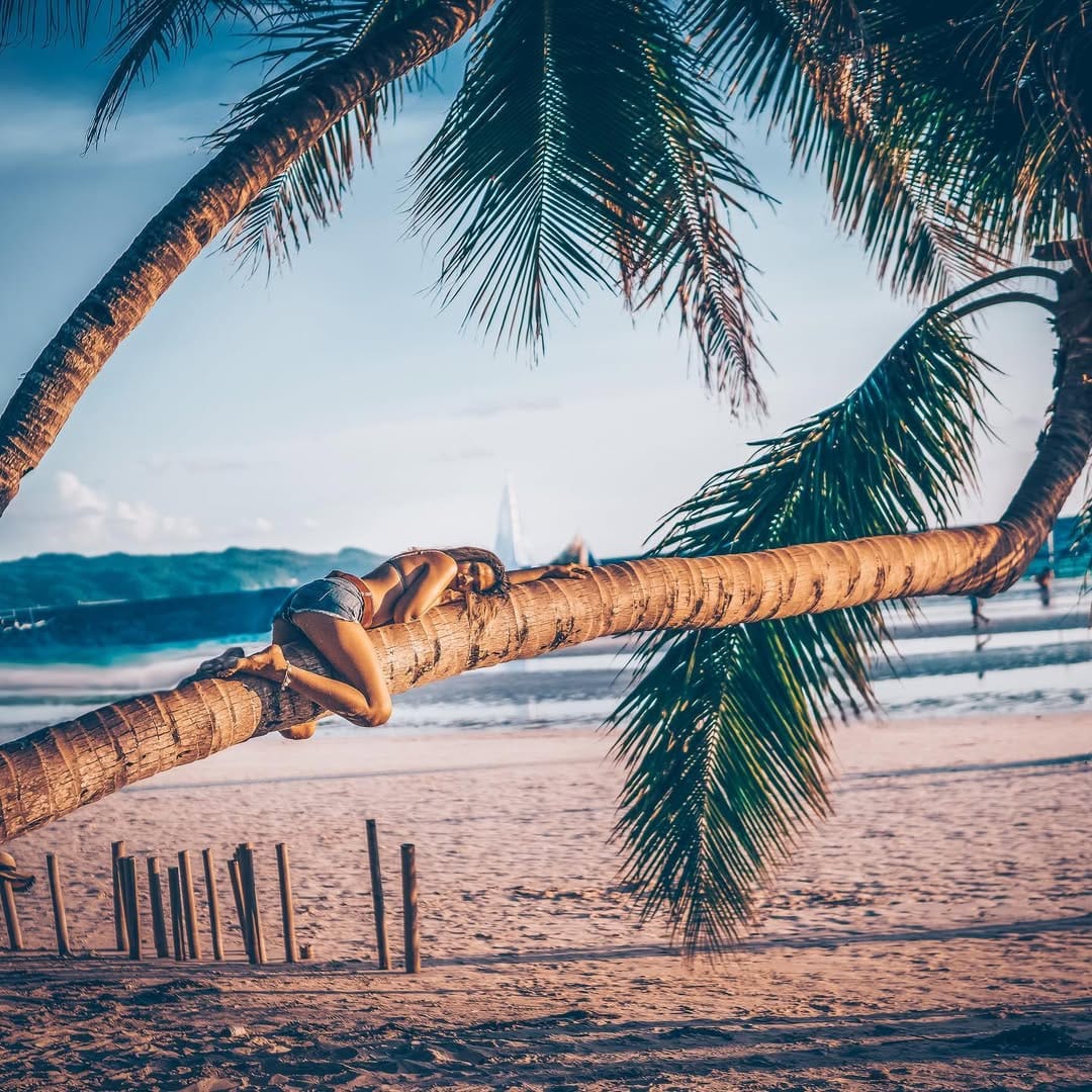 Post 1 by 𝐏𝐚𝐨𝐥𝐚 Perez | 𝐕𝐚𝐧𝐜𝐨𝐮𝐯𝐞𝐫 𝐌𝐨𝐝𝐞𝐥 on Instagram (image)