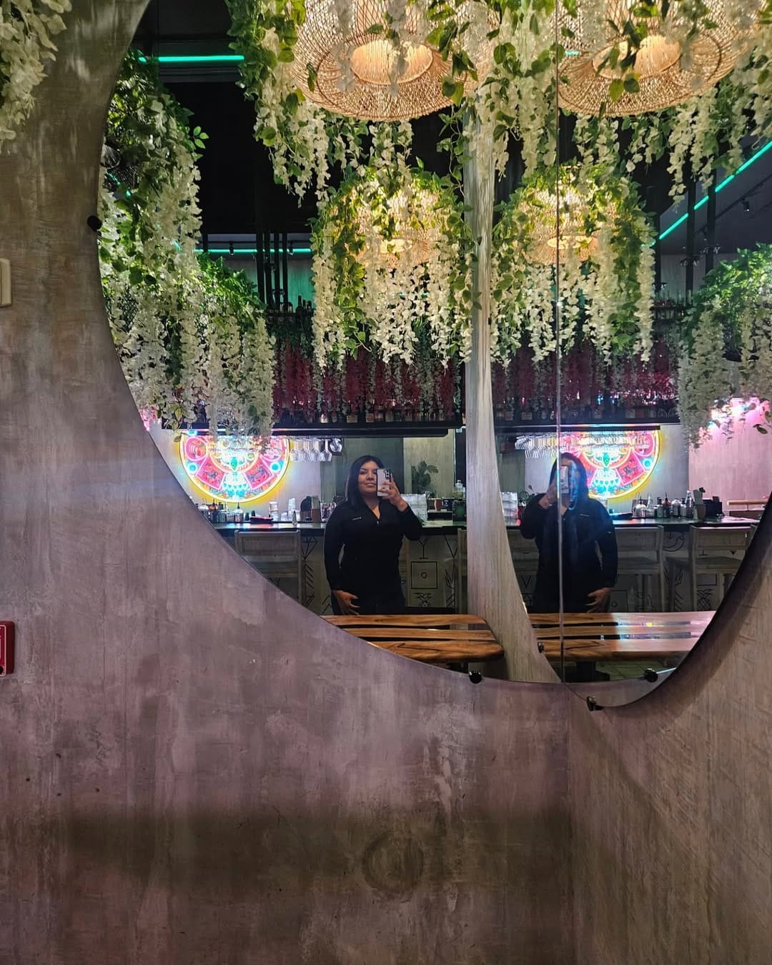 Post 8 by Adriana Romero on Instagram (carousel)