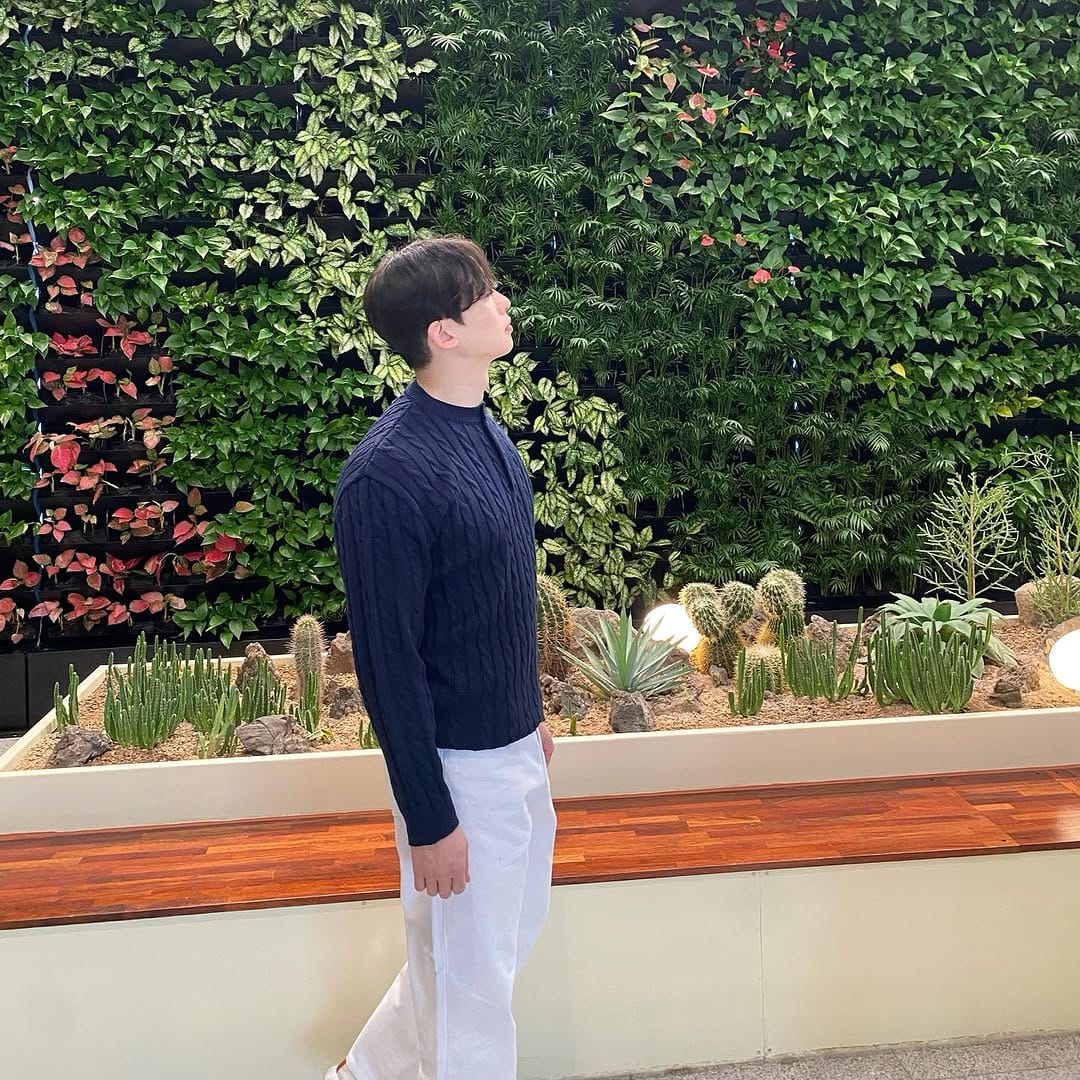Post 9 by 동이 on Instagram (carousel)