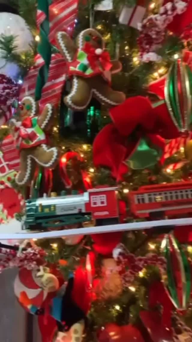 Post 4 by Katy Galeria on Instagram (video)
