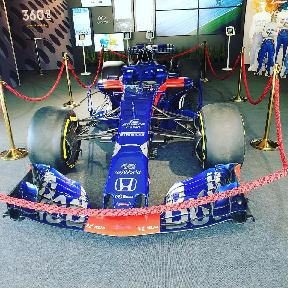Post 8 by Andreas dRe Schott on Instagram (carousel)
