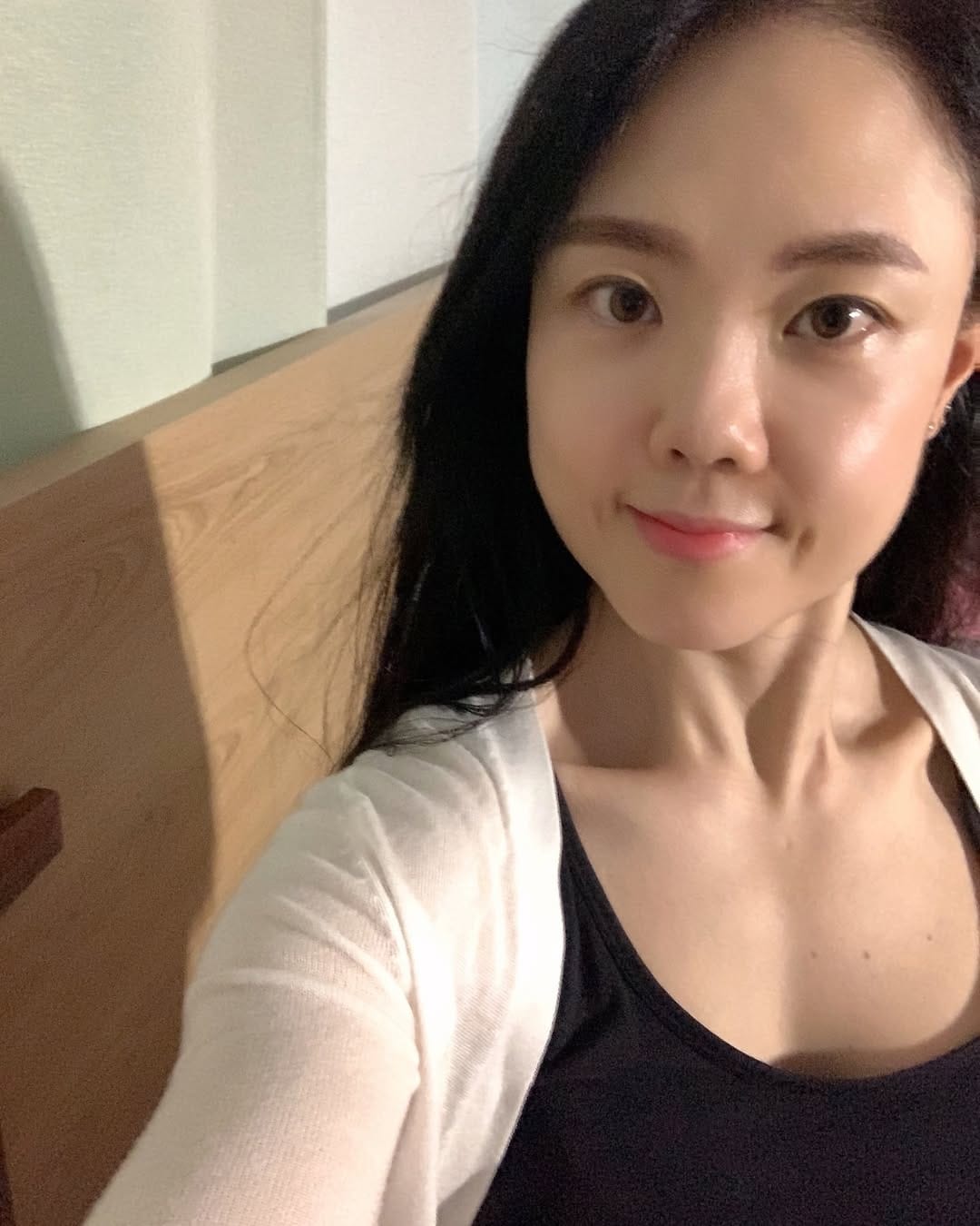 Post 2 by 🇰🇷 황 수 영 🇰🇷 on Instagram (image)