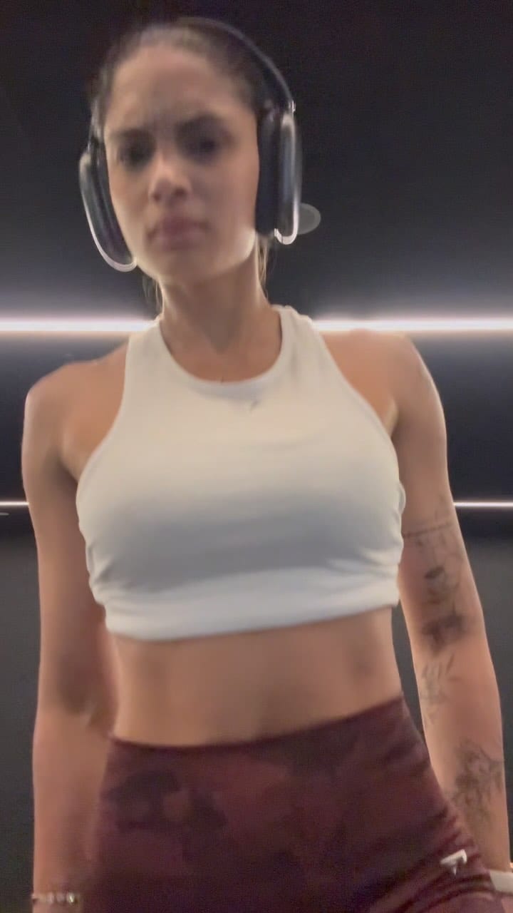 Post 4 by Juliana Motta on Instagram (video)
