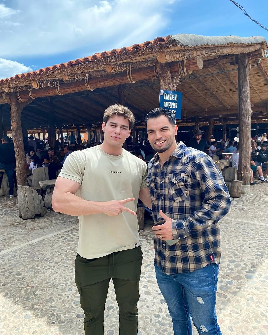 Post 7 by Cristian Jesus🐯 on Instagram (carousel)