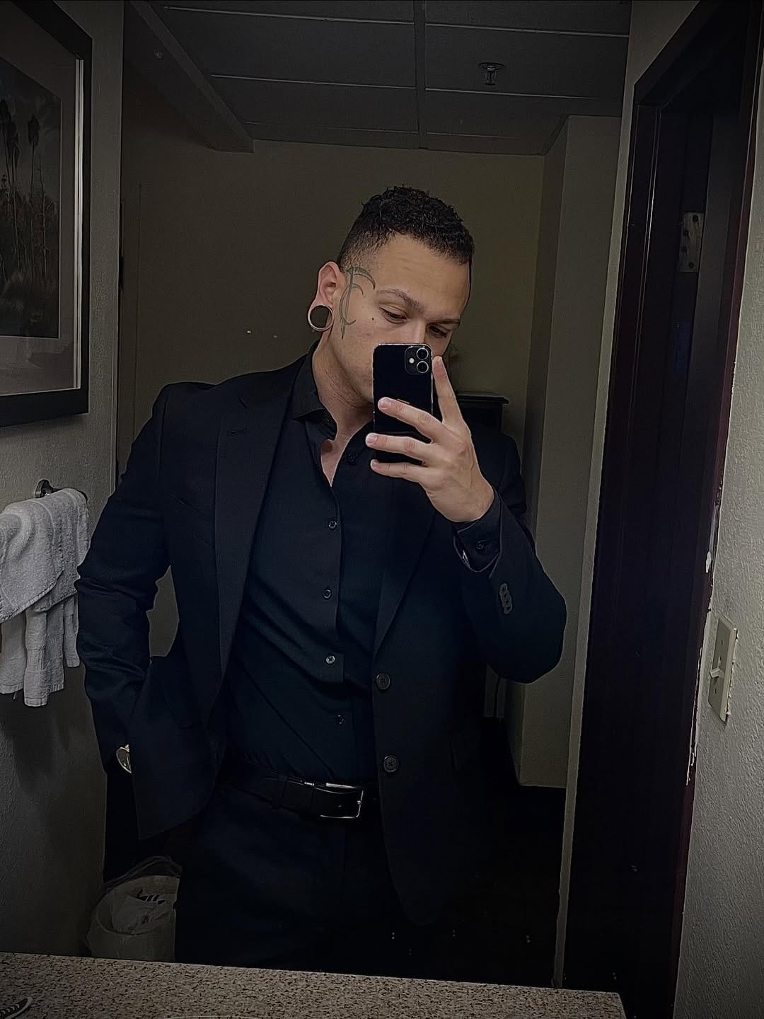 Post 2 by 𝕿𝖍𝖊 𝕯𝖎𝖛𝖎𝖓𝖊 𝕺𝖓𝖊 on Instagram (image)