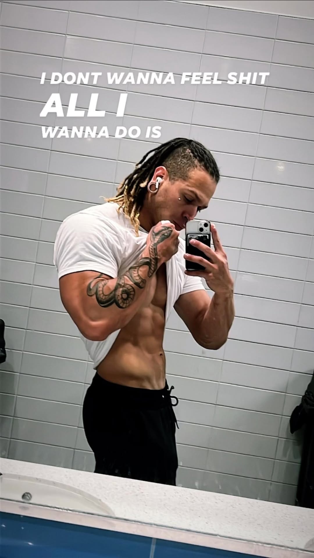 Post 4 by 𝕿𝖍𝖊 𝕯𝖎𝖛𝖎𝖓𝖊 𝕺𝖓𝖊 on Instagram (video)