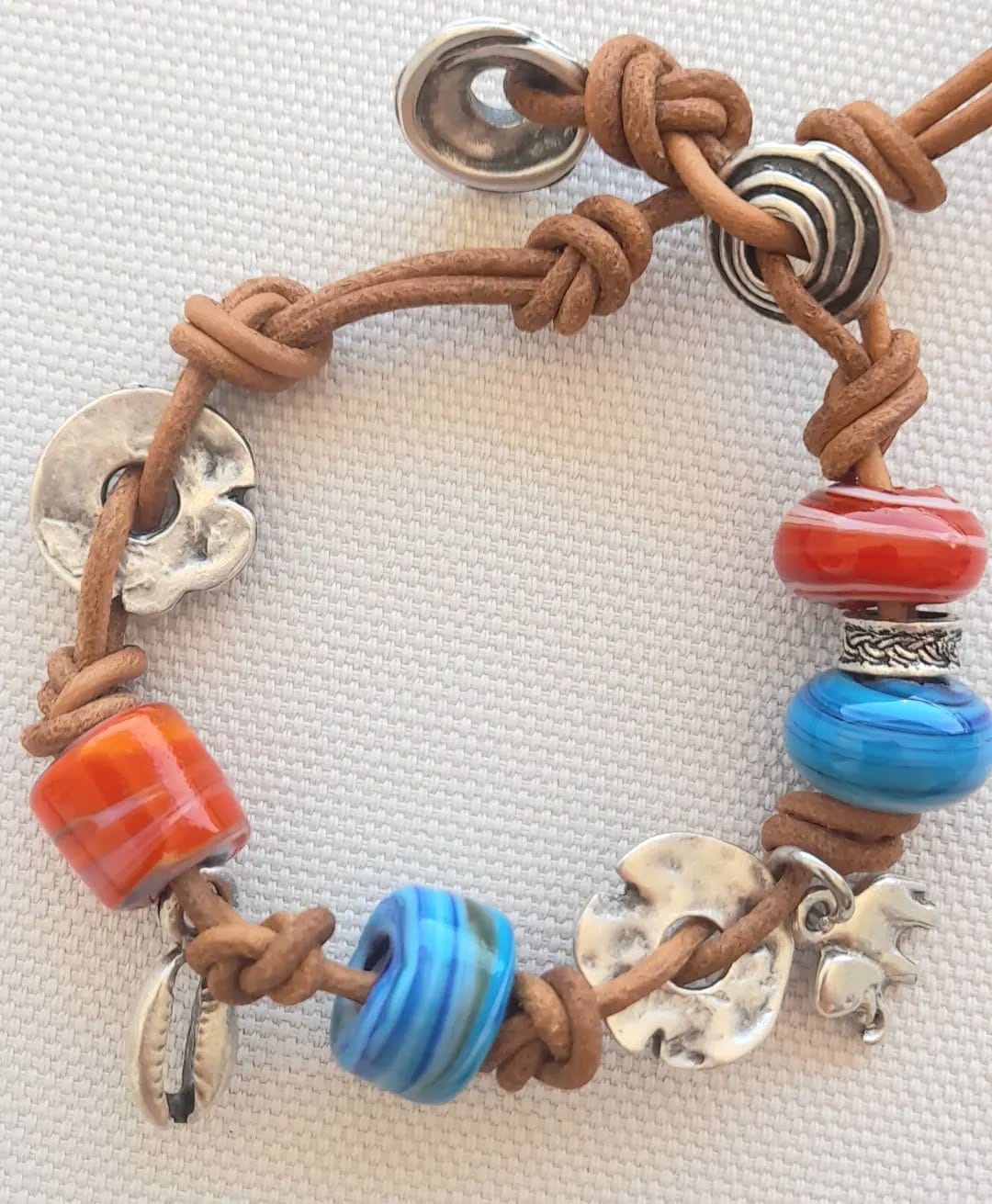 Post 3 by Glassbead&bag&jewelry on Instagram (carousel)