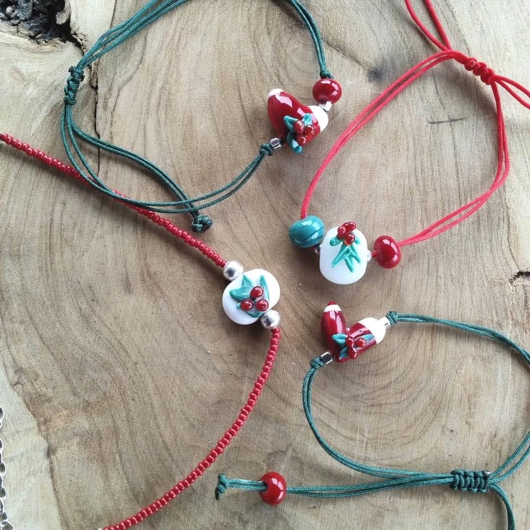 Post 8 by Glassbead&bag&jewelry on Instagram (carousel)