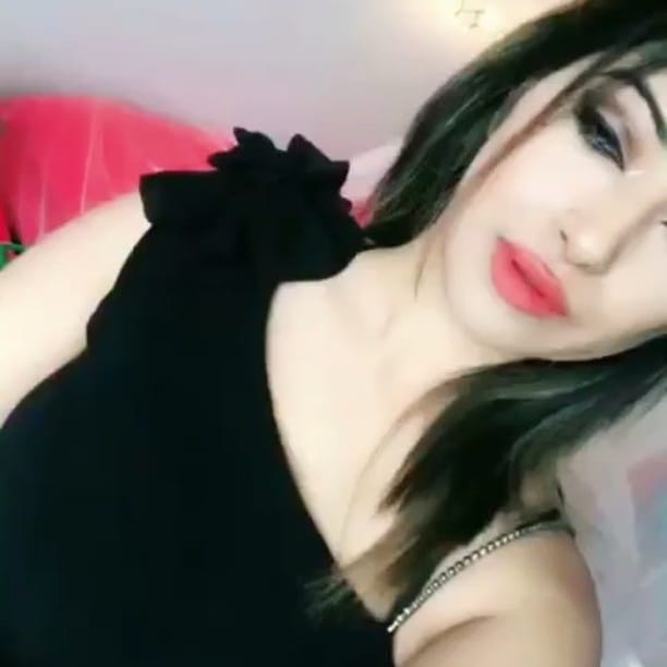 Post 8 by Aafreen Joshi on Instagram (video)